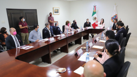 Toman protesta a nuevo director general del ICCE