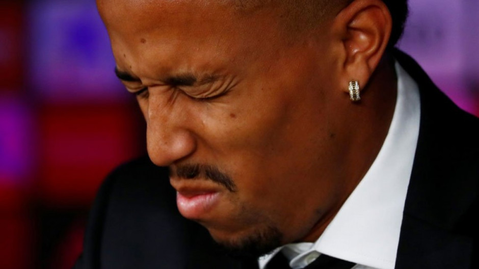 Eder Militao sufre mareos en medio de su presentación en el Real Madrid