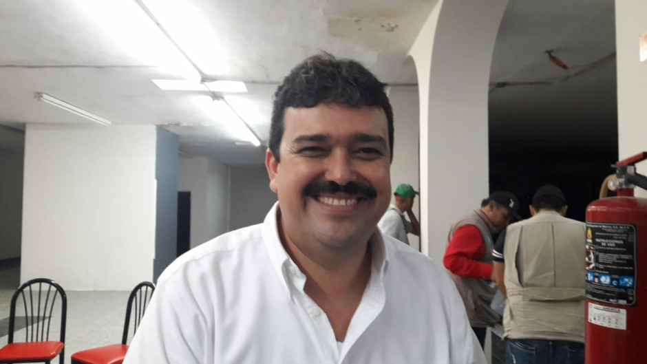 Presenta Ulivarri a su equipo de trabajo