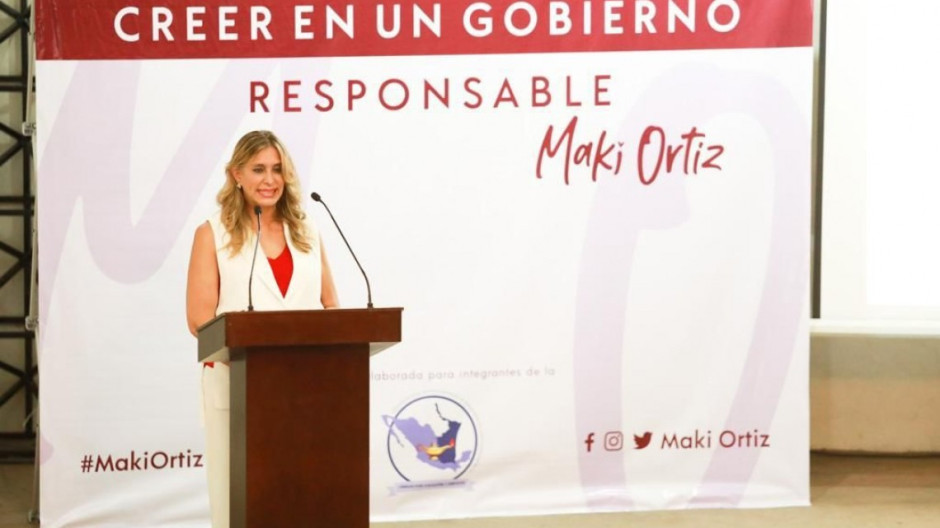 Miguel Alemán recibe con muestras de agradecimiento a Maki Ortiz