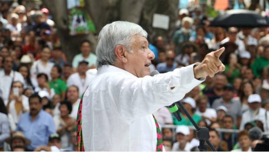 AMLO presenta plan de reconstrucción en Oaxaca