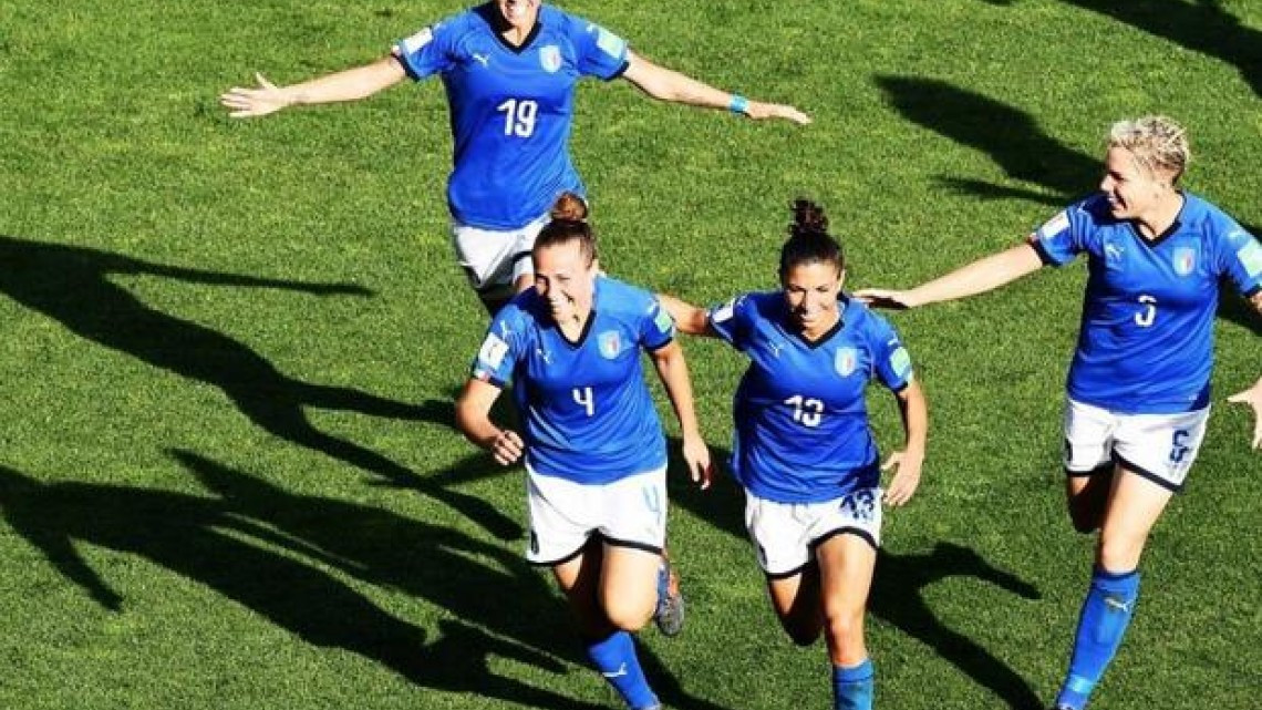 Italia avanza a “cuartos” en Mundial Femenil  