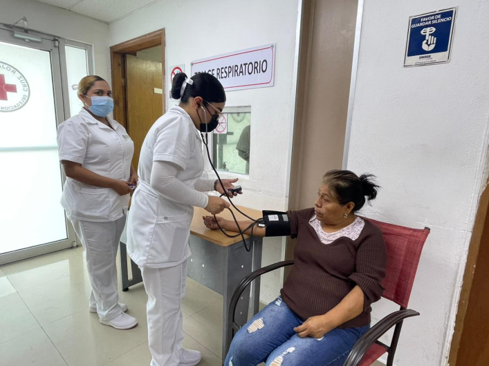 Ofrecen toma de signos vitales gratis en Cruz Roja