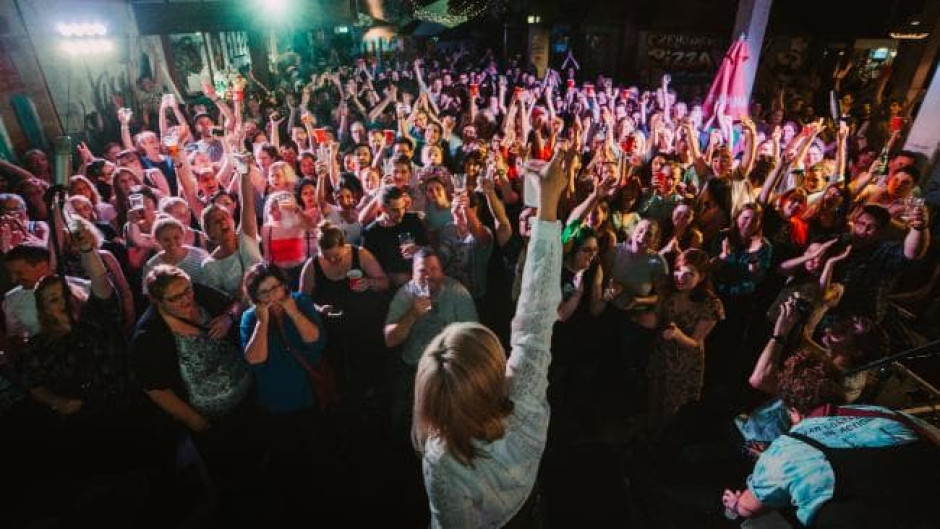 Así suenan 1500 personas cantando "I want it that way" 