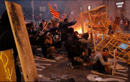 128 detenidos tras protestas en Cataluña