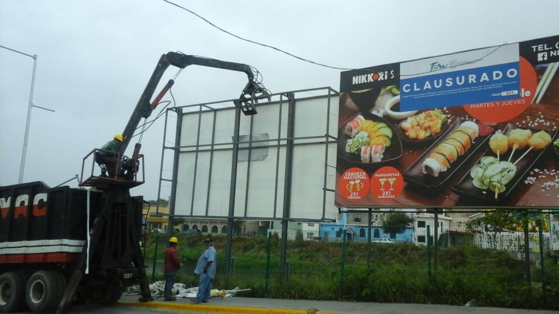 Retira SEDUMA espectaculares ilegales