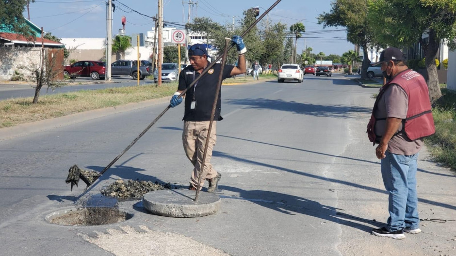 Exhorta COMAPA no tirar grasas a la red sanitaria