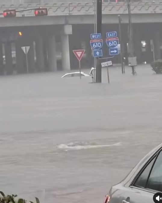 Houston bajo el agua: lluvias torrenciales provocan severas inundaciones