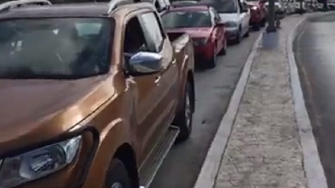 Puentes Internacionales de Matamoros registran largas filas y tiempo de espera de hasta 3 horas   