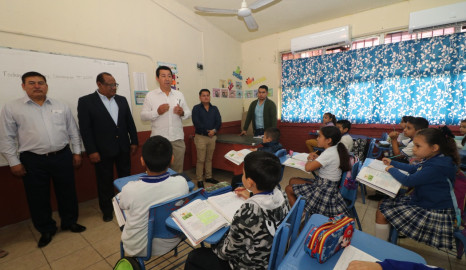 Entrega Alcalde Mario López apoyos a instituciones educativas