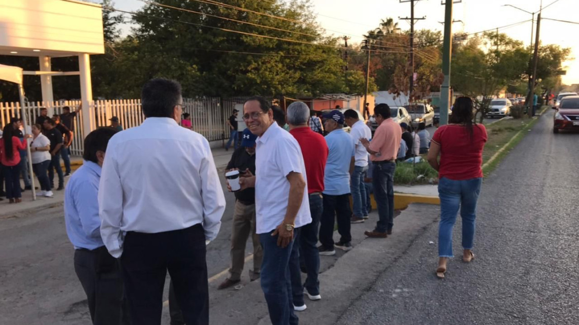 Toman maestros las oficinas de la SET