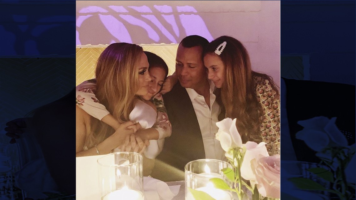 JLo y Alex Rodríguez compartieron fotos de su fiesta de compromiso