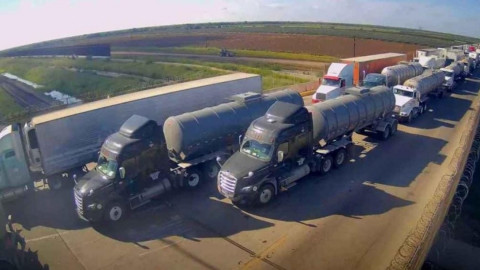 Puentes a frontera sur de Texas presentan retrasos tras caída del SAT