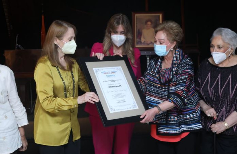 Recibe Casa de la Cultura reconocimiento hecho a su Fundadora 