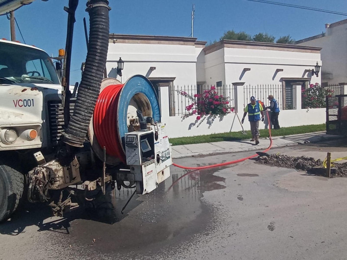 Responde COMAPA a reportes ciudadanos en La Cañada y Ribereña 