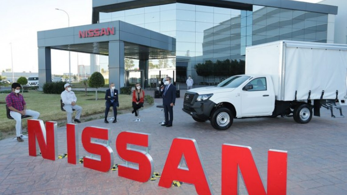 Donan camioneta a maestra que da clases "a domicilio"