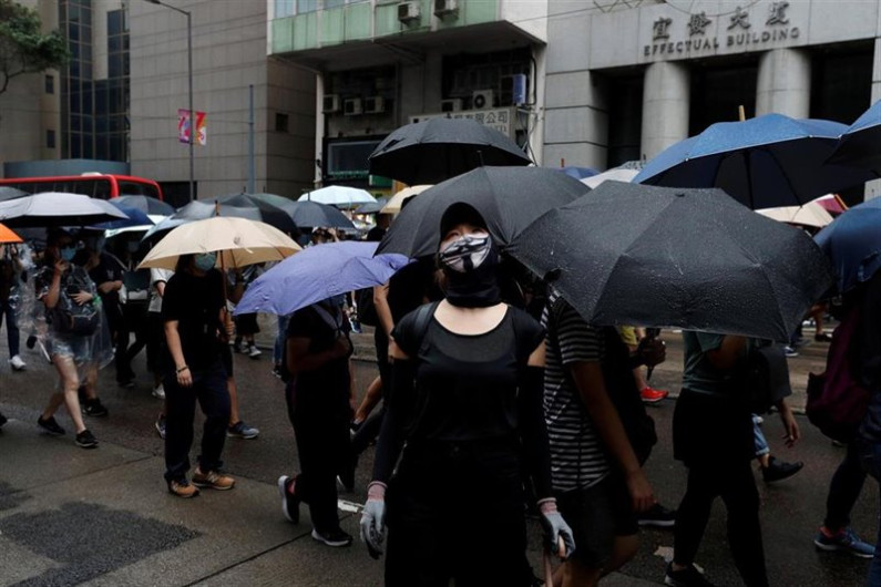 Detienen a más de 70 enmascarados en Hong Kong