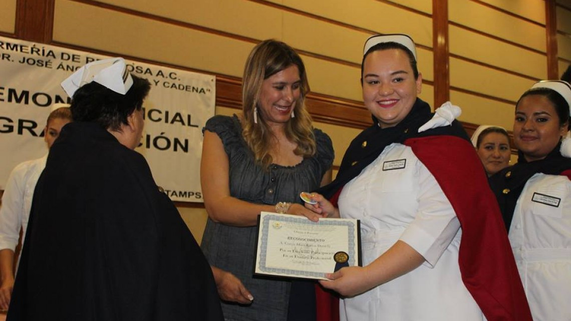 Maki felicita a graduados de escuela de Enfermería Dr. José Ángel Cadena y Cadena