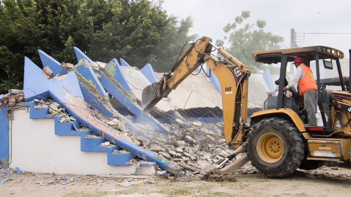 Municipio atiende colapso de gradas en instalaciones deportivas