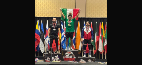 César Vallejo se corona Campeón Mundial de Halterofilia en Las Vegas