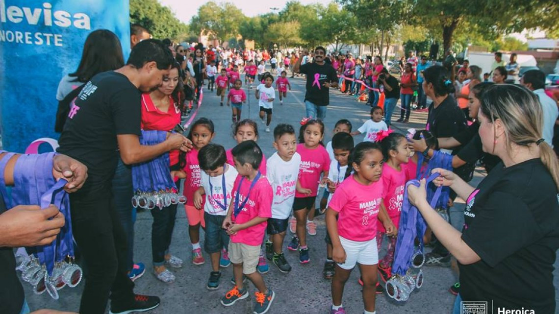 Realizan carrera “Corriendo por mamás sanas”