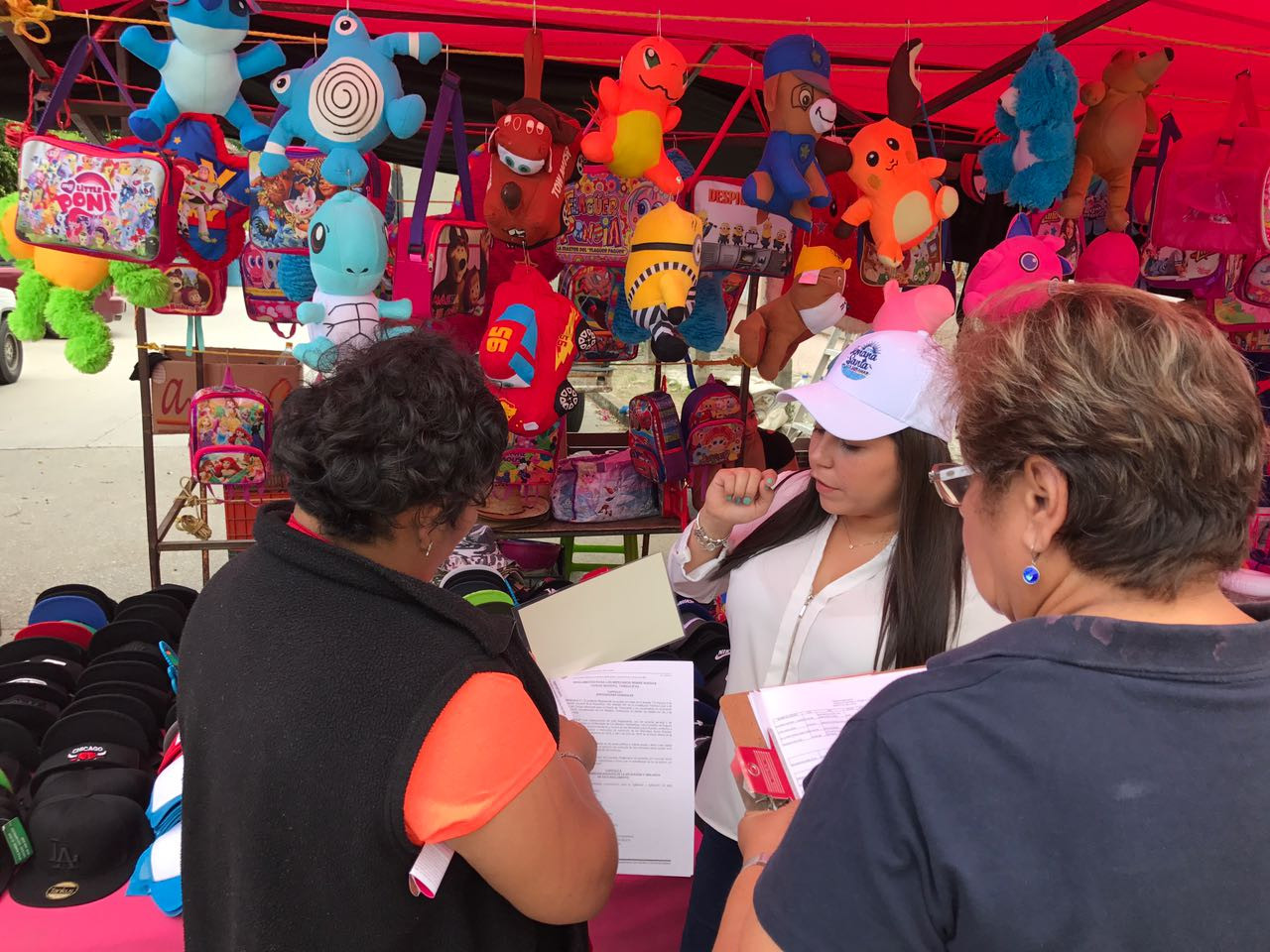 Ayuntamiento de Madero censa a casi 500 tianguistas en los 8 rodantes