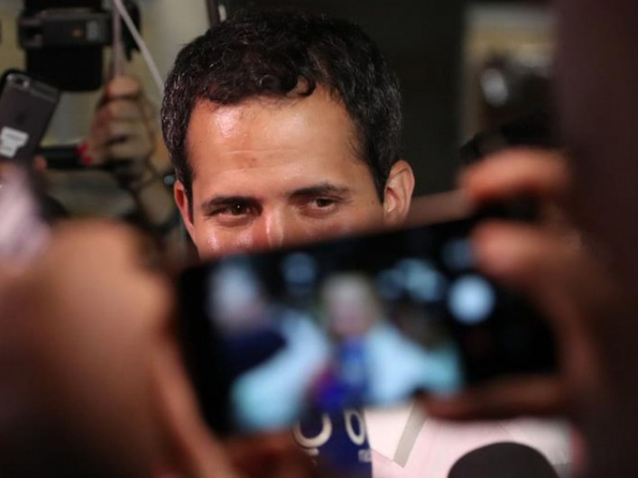 Sorpresiva visita de Guaidó se roba el show del ‘Venezuela Aid Live’