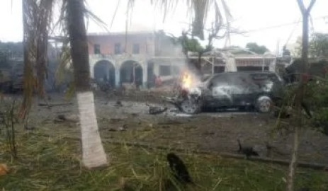 Tres muertos tras explosión de coche bomba en el centro de Coahuayana