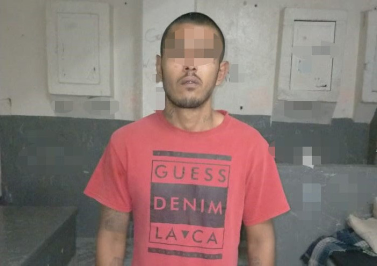 Policía Estatal detiene a estadounidense con orden de aprehensión