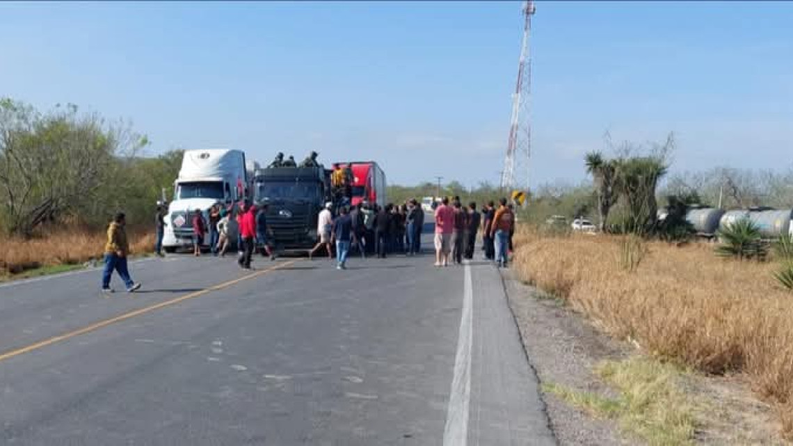 Bloquean temporalmente carretera Matamoros-Victoria por decomiso de dinero