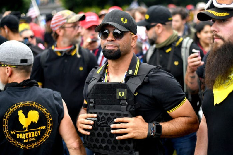 Arrestan al líder del grupo ultraderechista ‘Proud Boys’, Enrique Tarrio