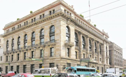 Sueldos de Banxico son mayores a los que propuso AMLO