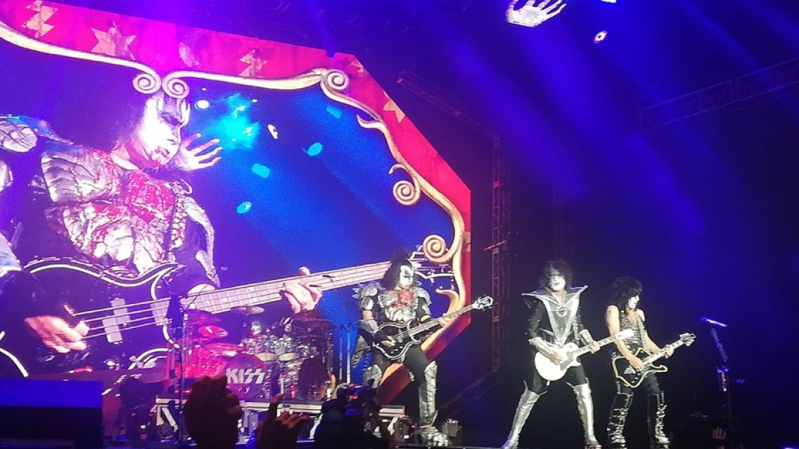 Kiss se despide de México ante 60 mil fans