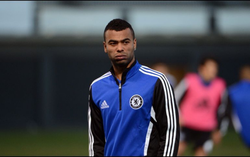Ashley Cole le dice 'adiós' al fútbol profesional