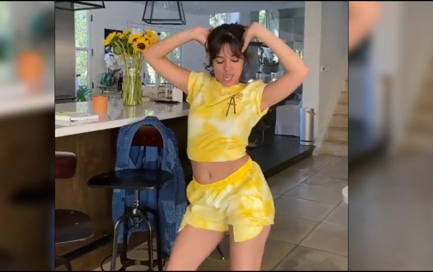 Camila Cabello baila la versión más sensual de la 'Bomba' 