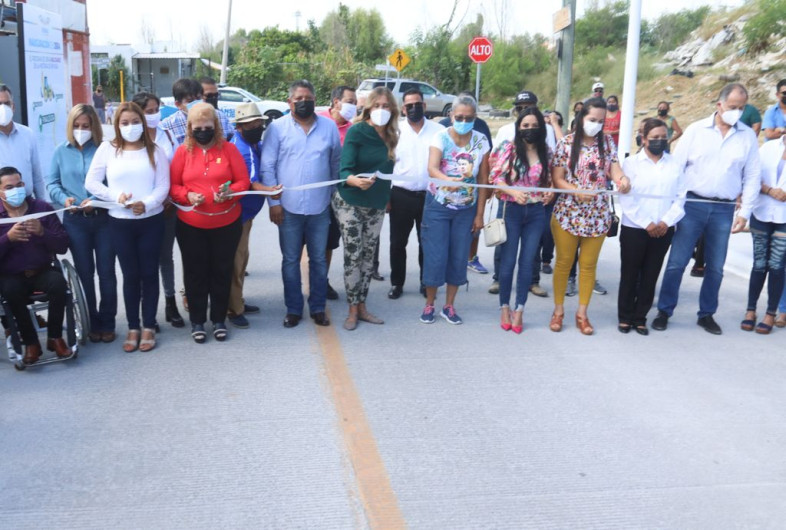 Inauguró Maki 13 cuadras pavimentadas en Los Muros 