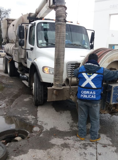 Desazolvan la red sanitaria Vactors del Municipio