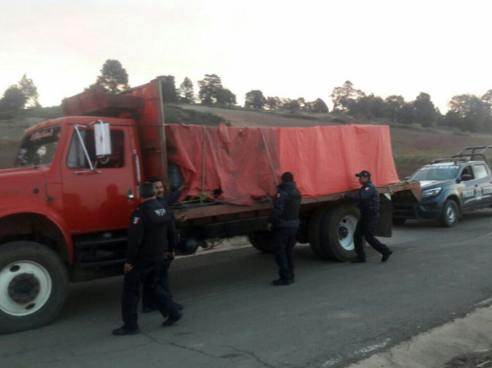 Decomisan camión con combustible en Hidalgo