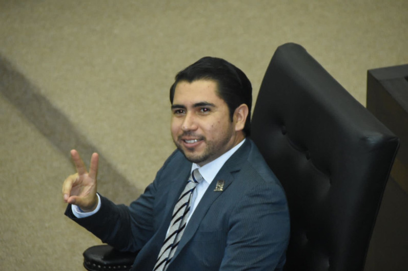 Panista se suma a la bancada del PRI y les da voto en la JUCOPO