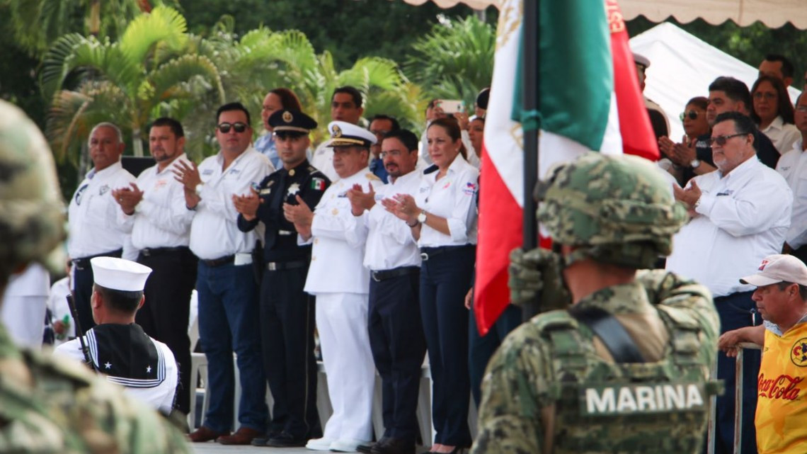  Encabeza alcalde desfile cívico militar por 207 Aniversario Independencia