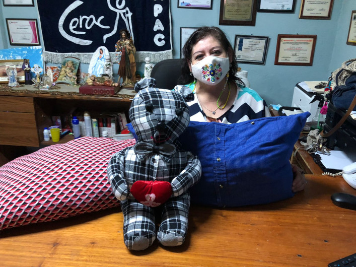Familias especiales del Cerac de Nuevo Laredo confeccionarán ositos y almohadas para el Día de Muertos 