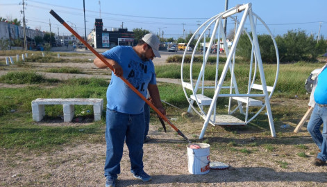 Rehabilita Municipio áreas verdes y sanea vía pública 