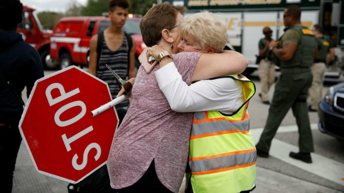 Sobrevivientes marchan por control de armas