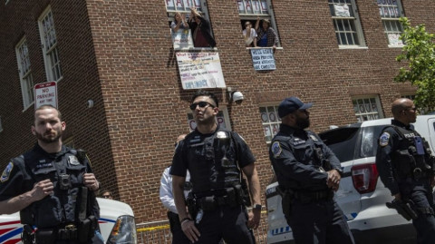 Policía desaloja embajada de Venezuela en EUA