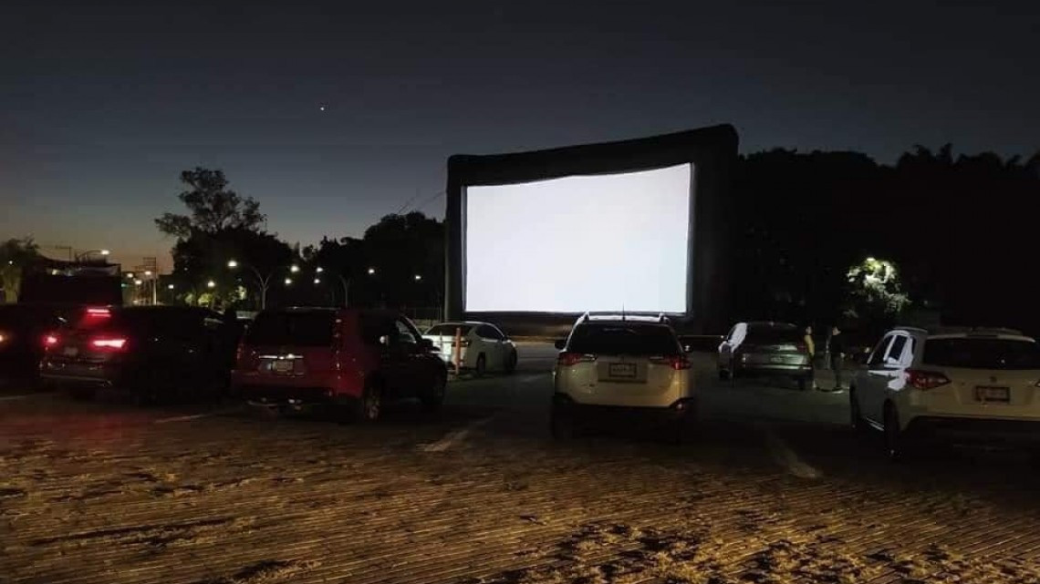 Implementan en Guadalajara primeros autocinemas durante pandemia