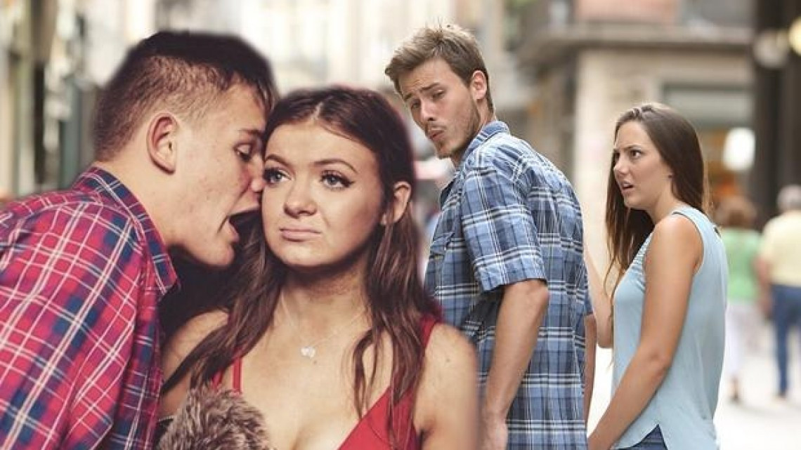 Le toman foto e internet la convierte en meme