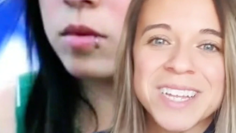 Docente se viraliza tras revelar pasado emo