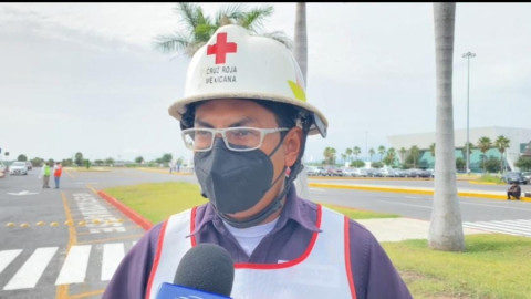 Tras accidente de una de sus unidades, llama Cruz Roja a cederles el paso 