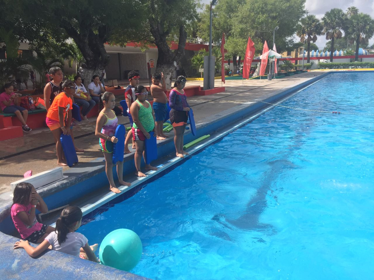 174 niños participan en campamento de verano municipal 