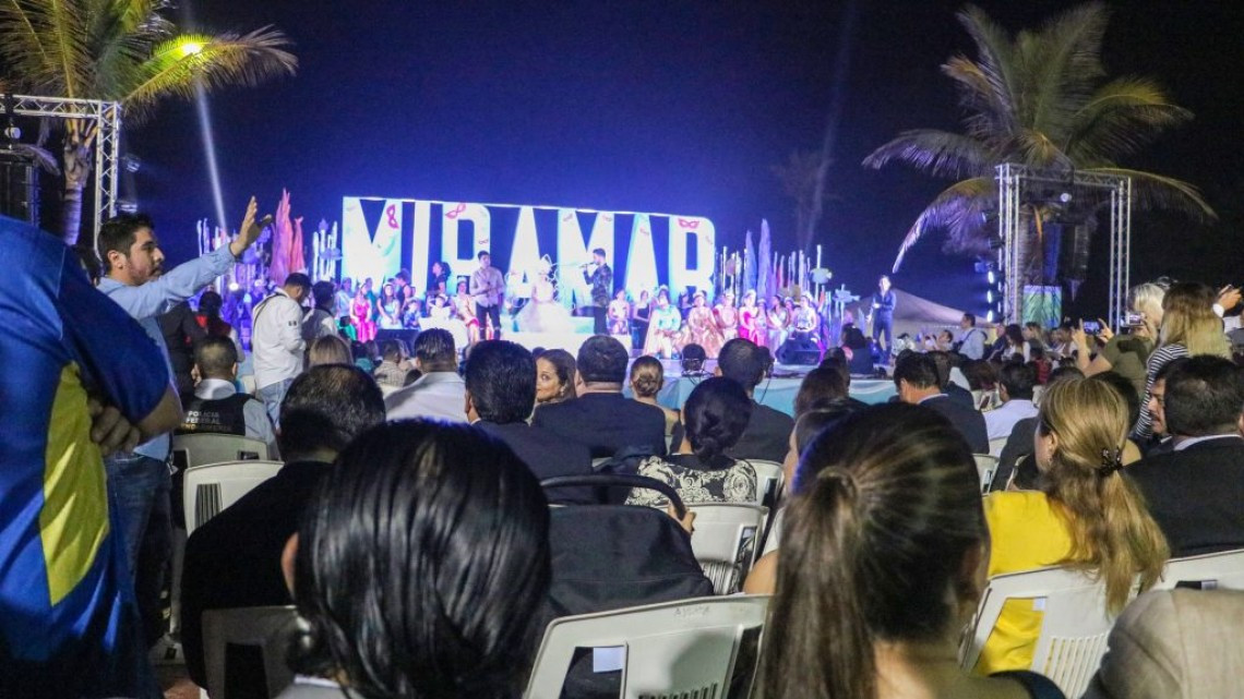 Coronan a los Reyes del Carnaval Playa Miramar 2018